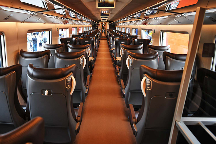 25NFrecciarossa 1000 interno2